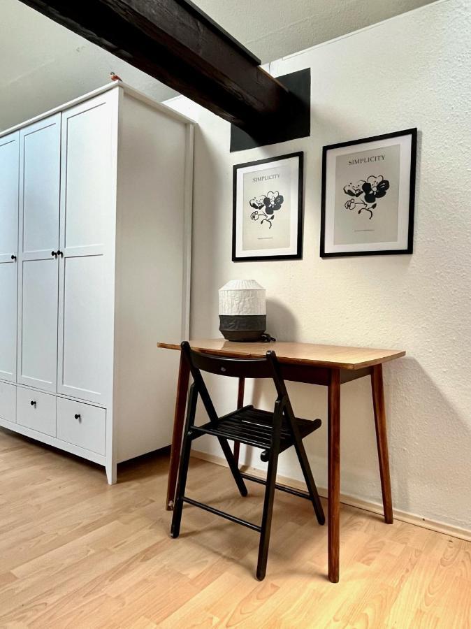 2 Bedrooms Close To Palmovka Apartment *